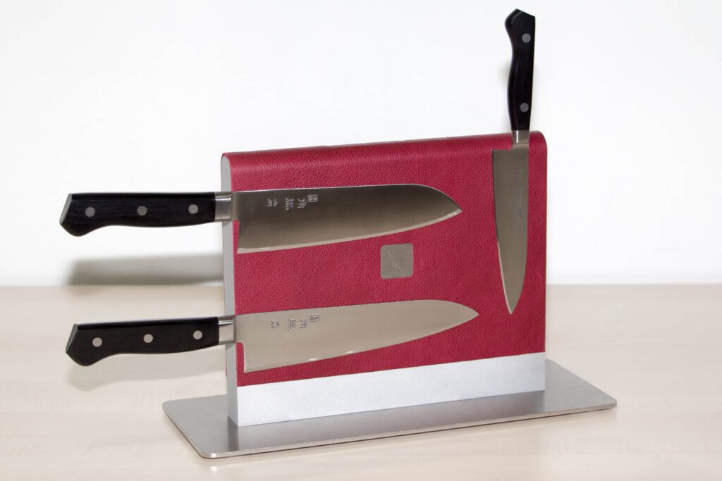 traditional-red-knife-block-vs-modern-magnetic-strip